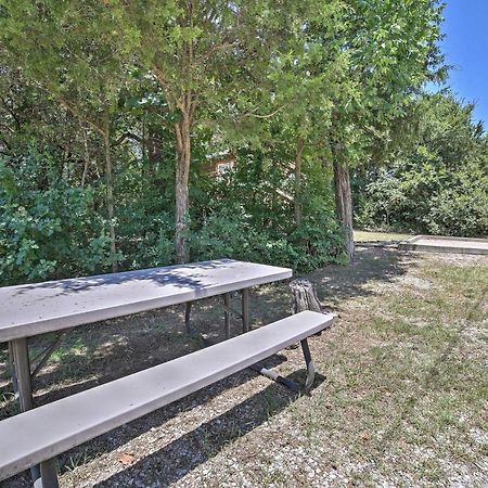 Branson Cabin With Deck Near Table Rock Lake! Екстериор снимка
